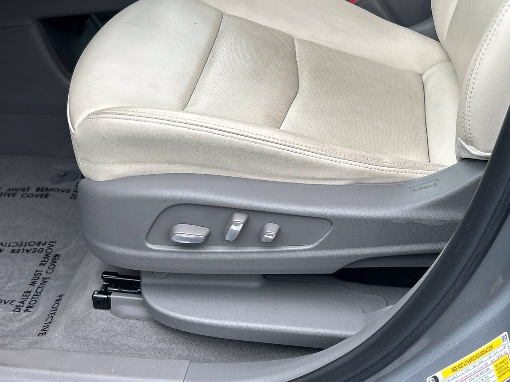 Used 2024 Cadillac XT6 Premium Luxury w/ Technology Package FWD image 17