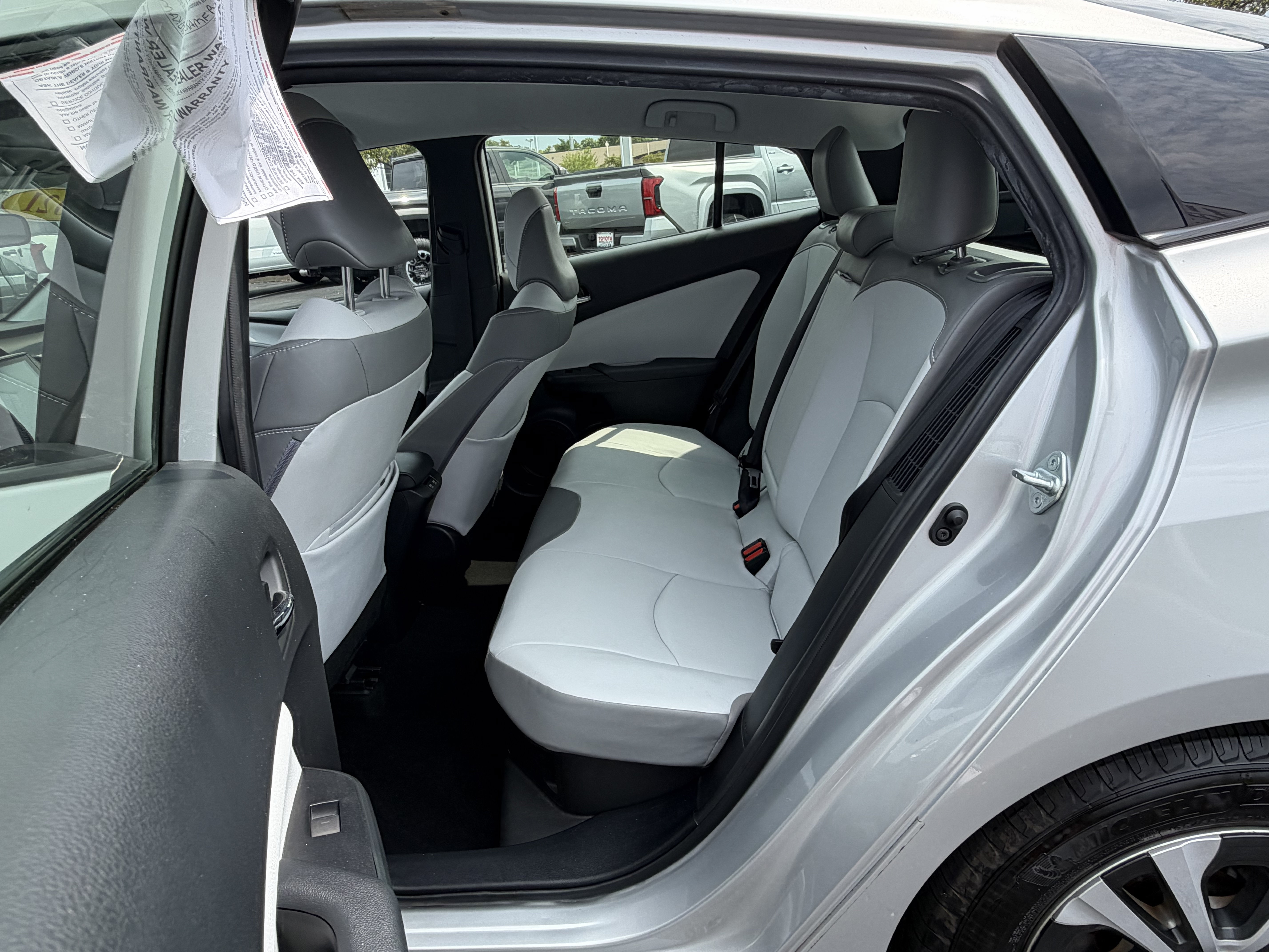 Used 2021 Toyota Prius Prime XLE FWD image 17