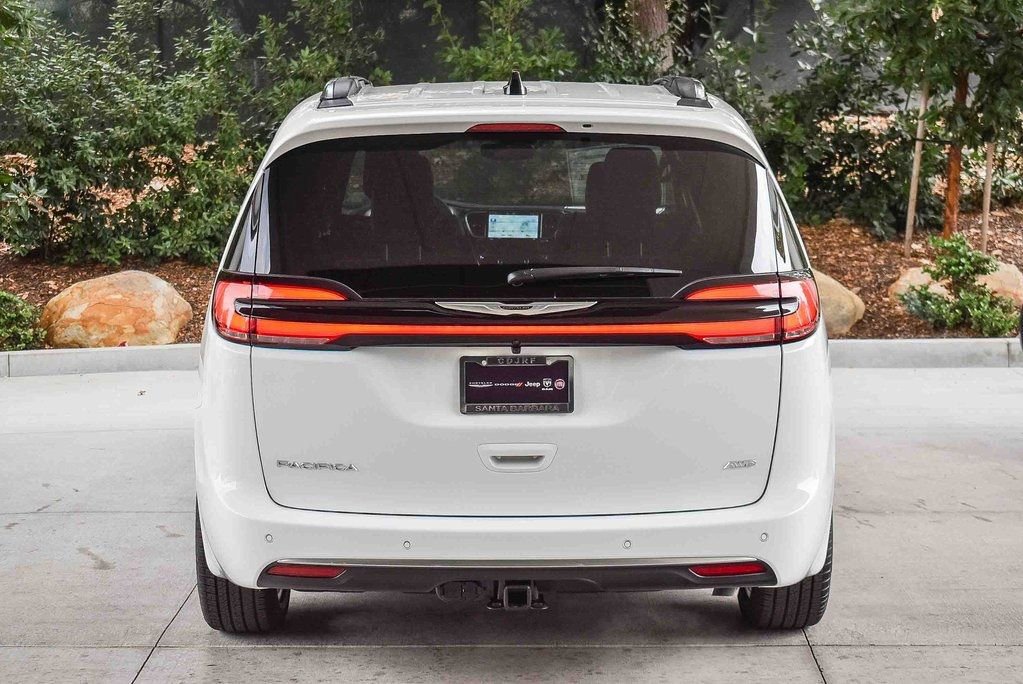 New 2026 Chrysler Pacifica Pinnacle w/ Trailer Tow Group image 5