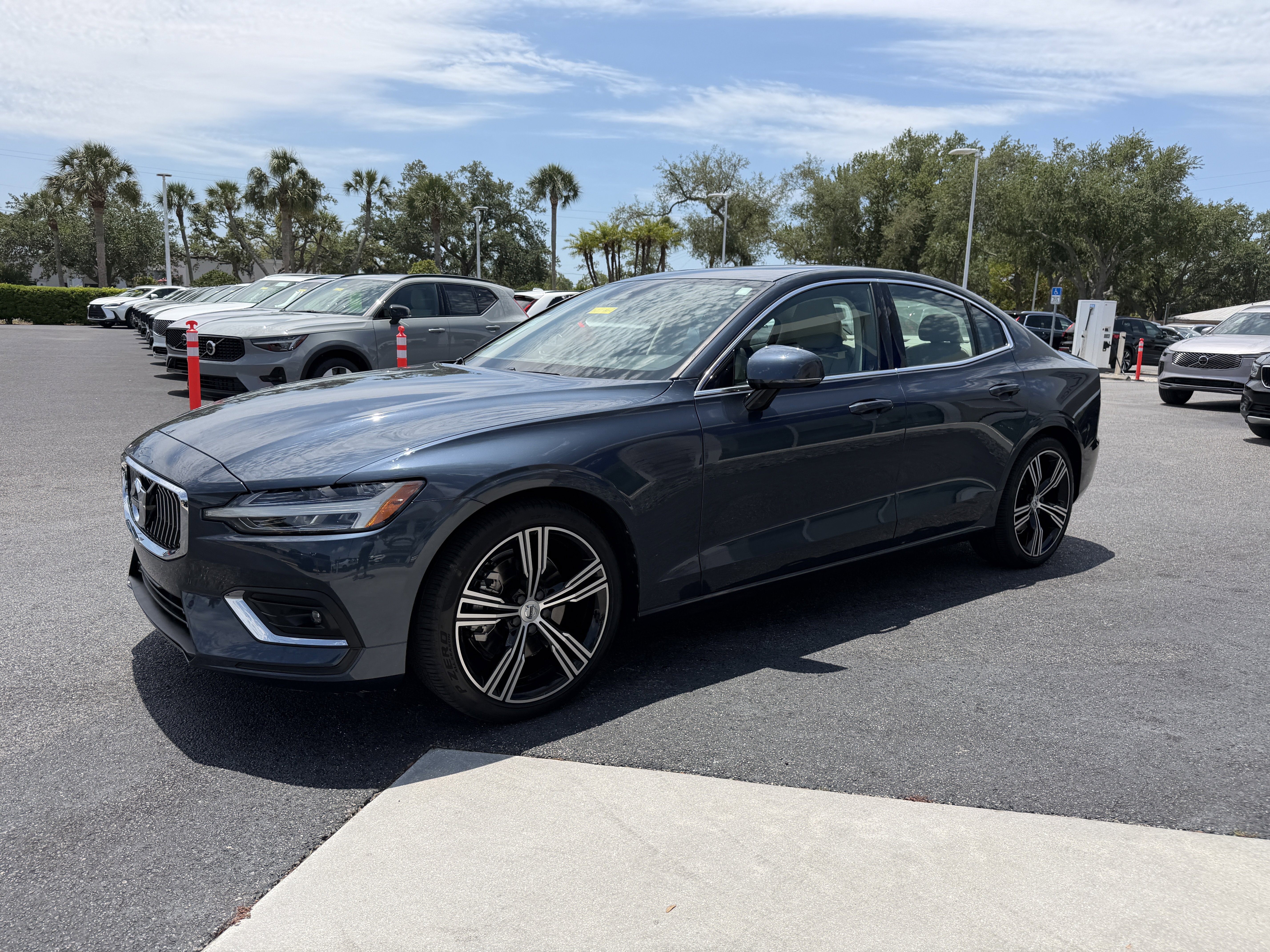 Used 2021 Volvo S60 T5 Inscription FWD image 7