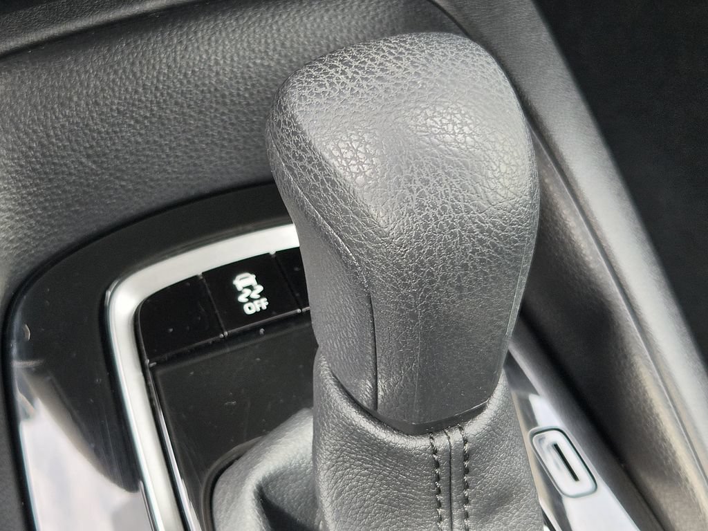 Used 2026 Toyota Corolla LE FWD image 21
