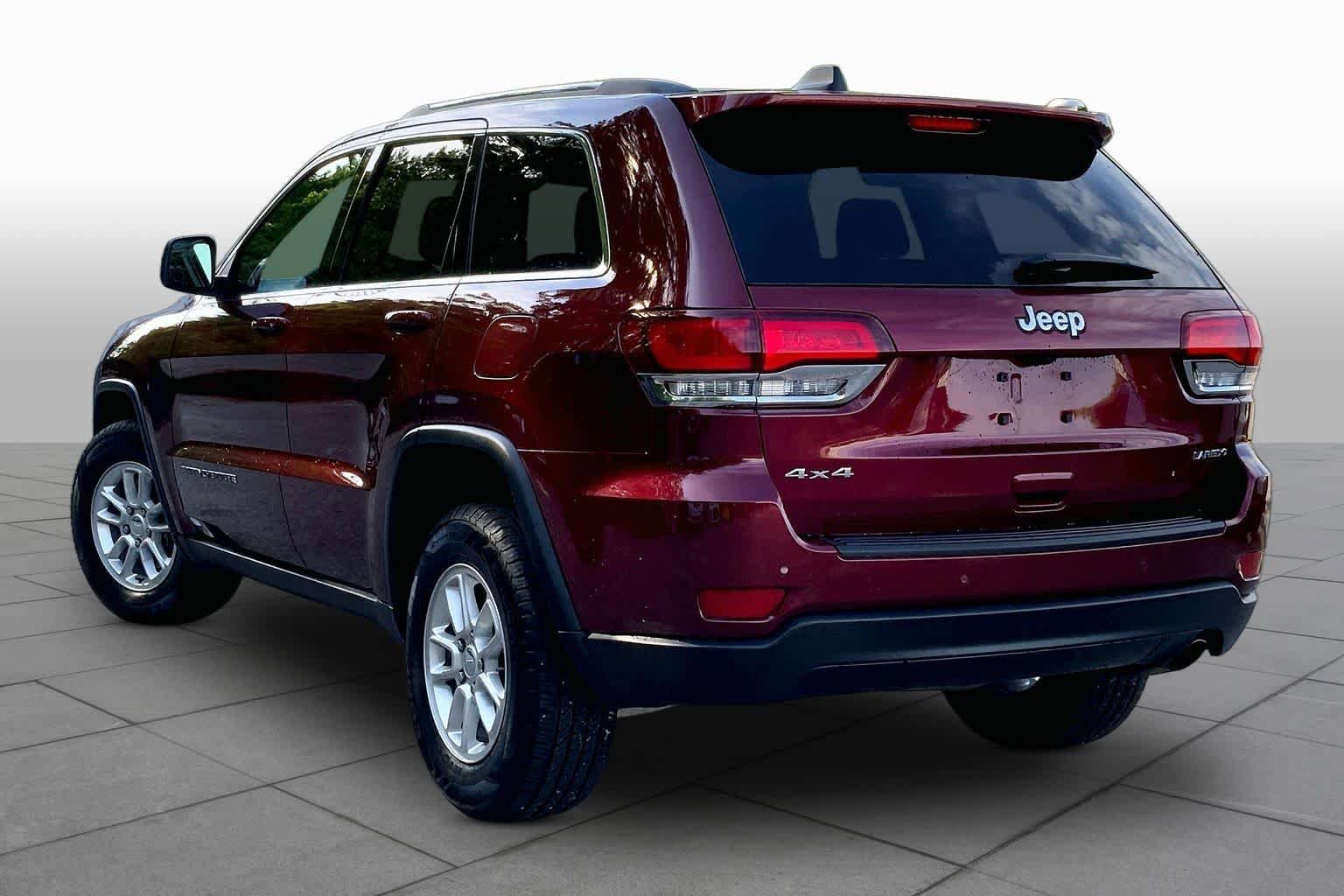 Used 2020 Jeep Grand Cherokee Laredo AWD/4WD image 12