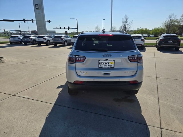 Used 2025 Jeep Compass Limited AWD/4WD image 12