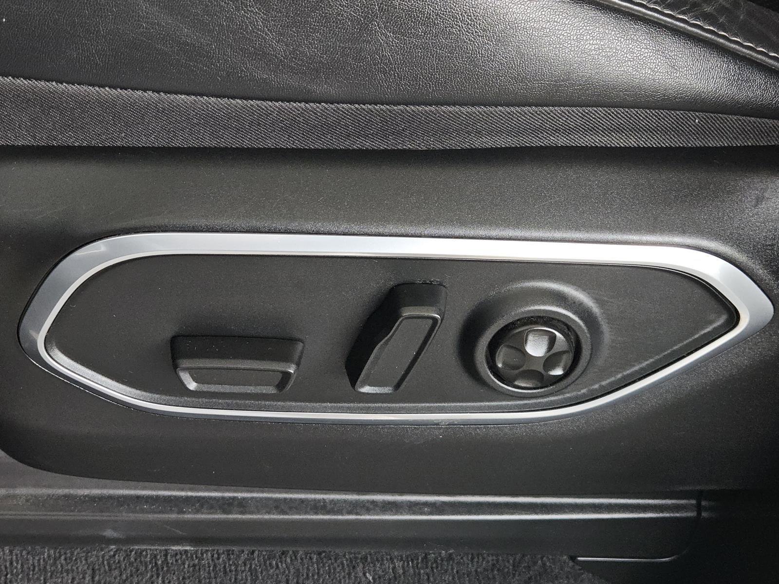 Used 2024 Jeep Wagoneer L Series II w/ Flexible Seating Group image 28