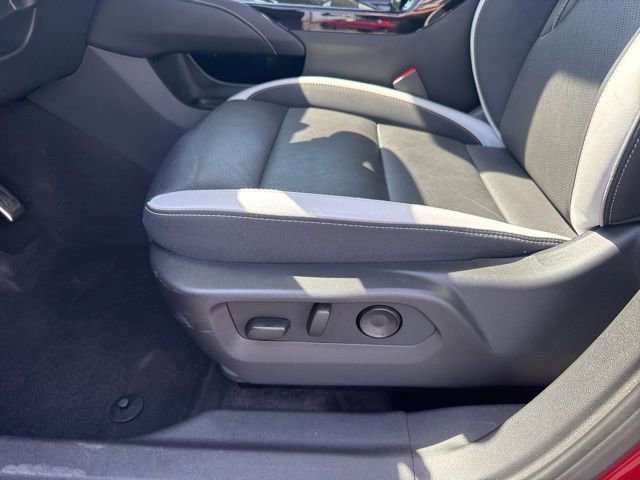 Used 2025 Buick Envision Sport Touring image 18