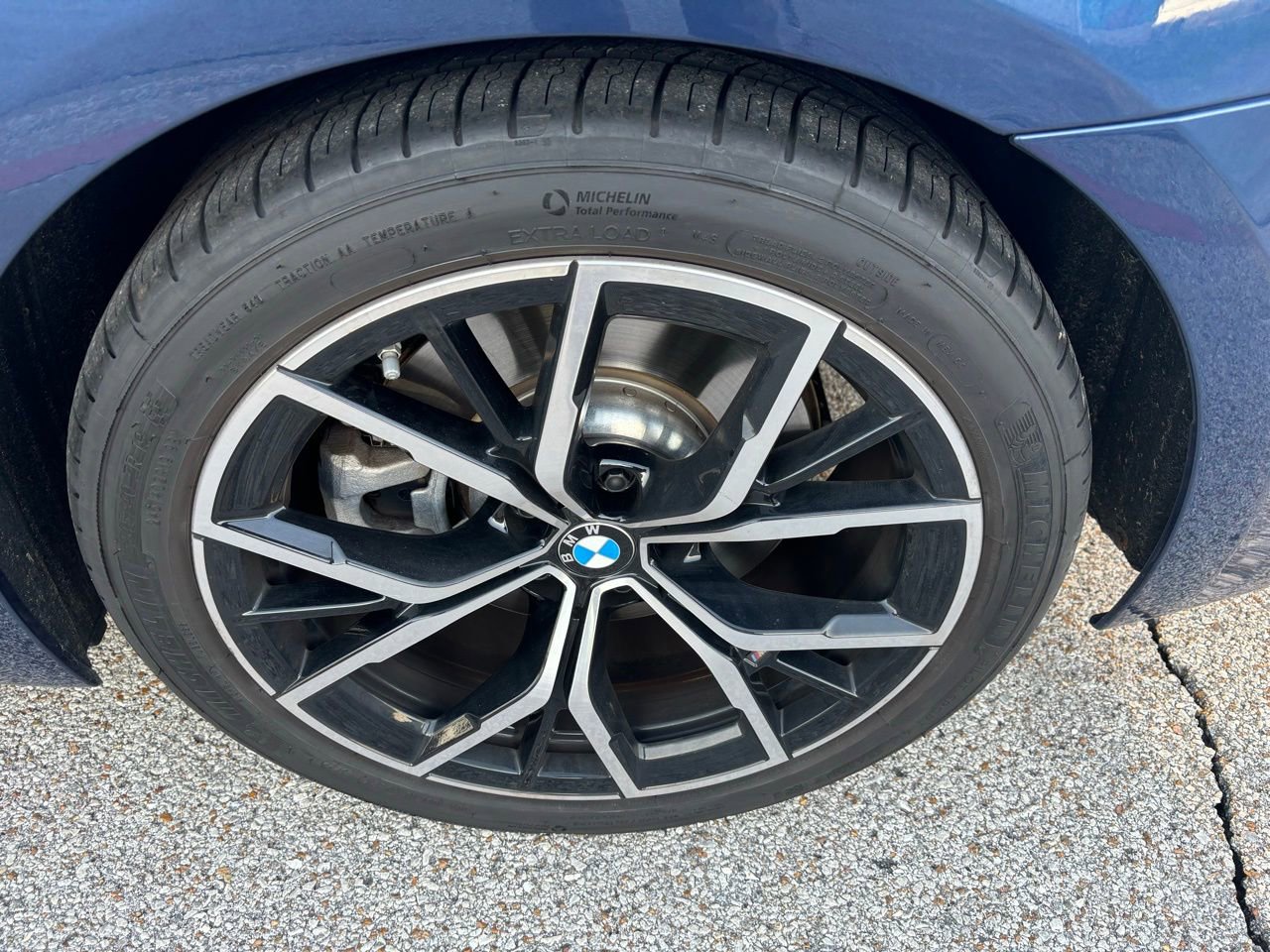 Used 2023 BMW 540i xDrive w/ M Sport Package image 8