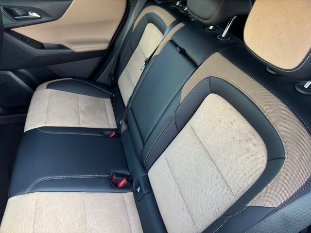 Used 2025 Chevrolet Equinox ACTIV w/ Safety and Technology Package AWD/4WD image 8