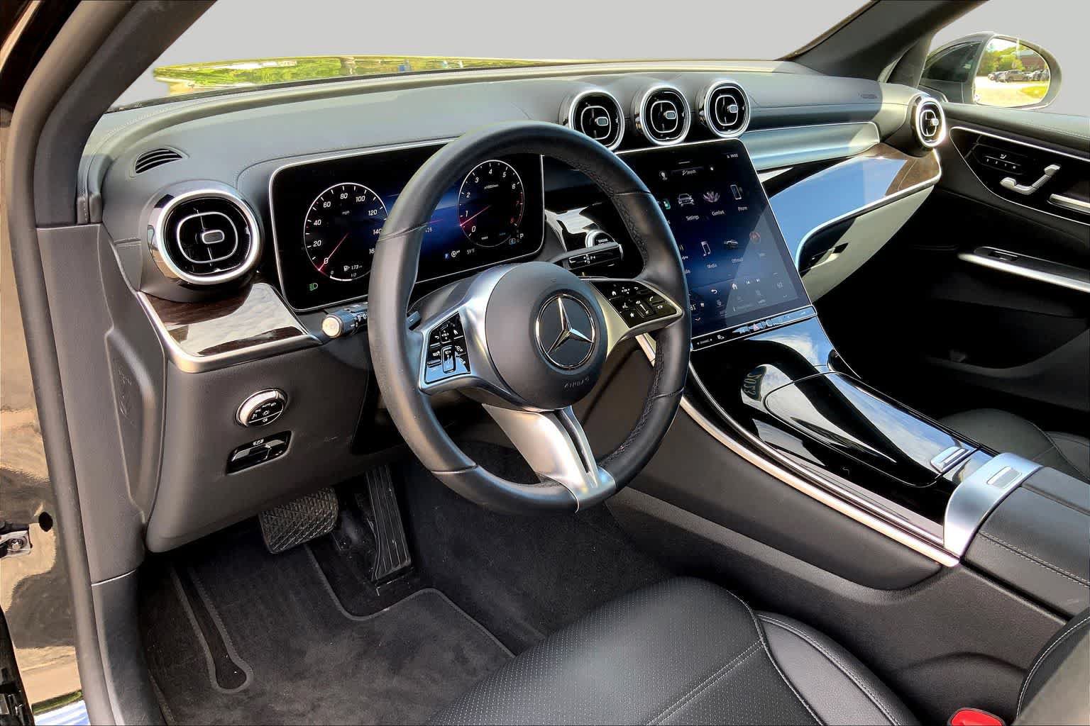 Used 2023 Mercedes-Benz GLC 300 4MATIC image 34