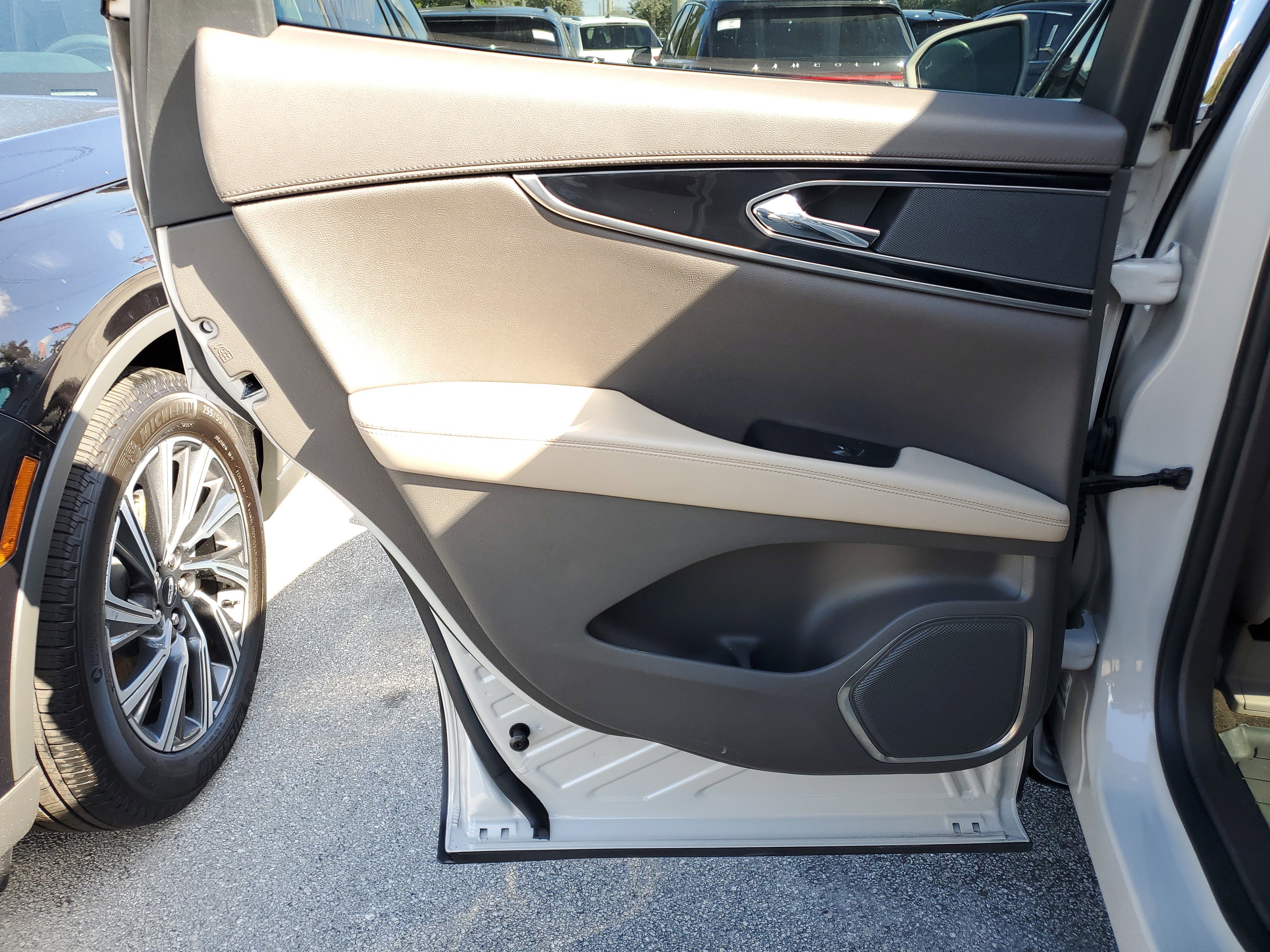 Certified 2022 Lincoln Nautilus Reserve image 11