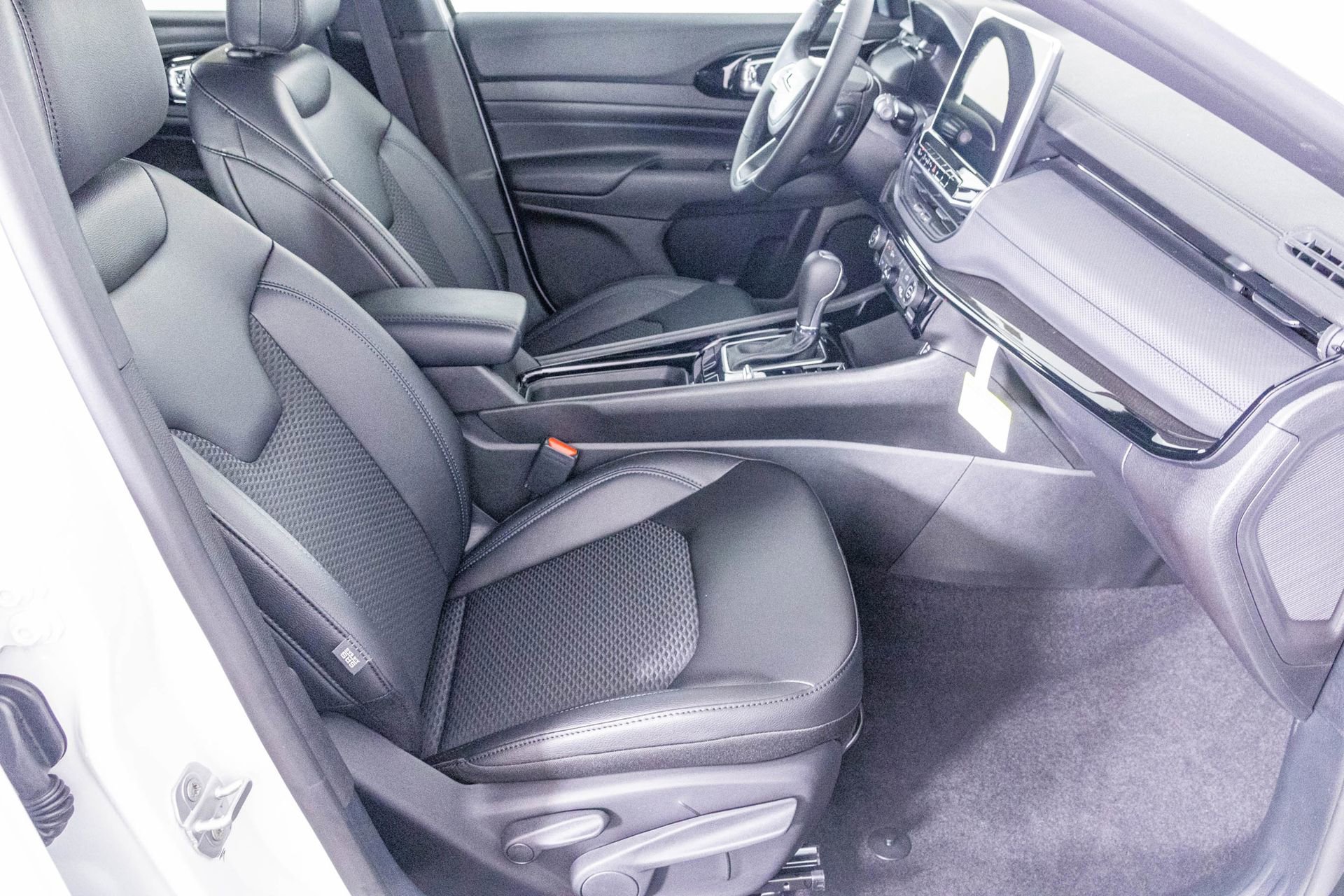 New 2026 Jeep Compass Latitude image 35