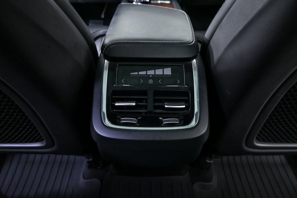 Certified 2023 Volvo XC60 B5 Ultimate image 22