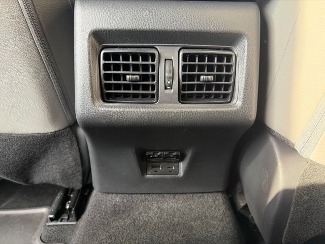 Used 2025 Toyota Camry SE w/ Convenience Package FWD image 7