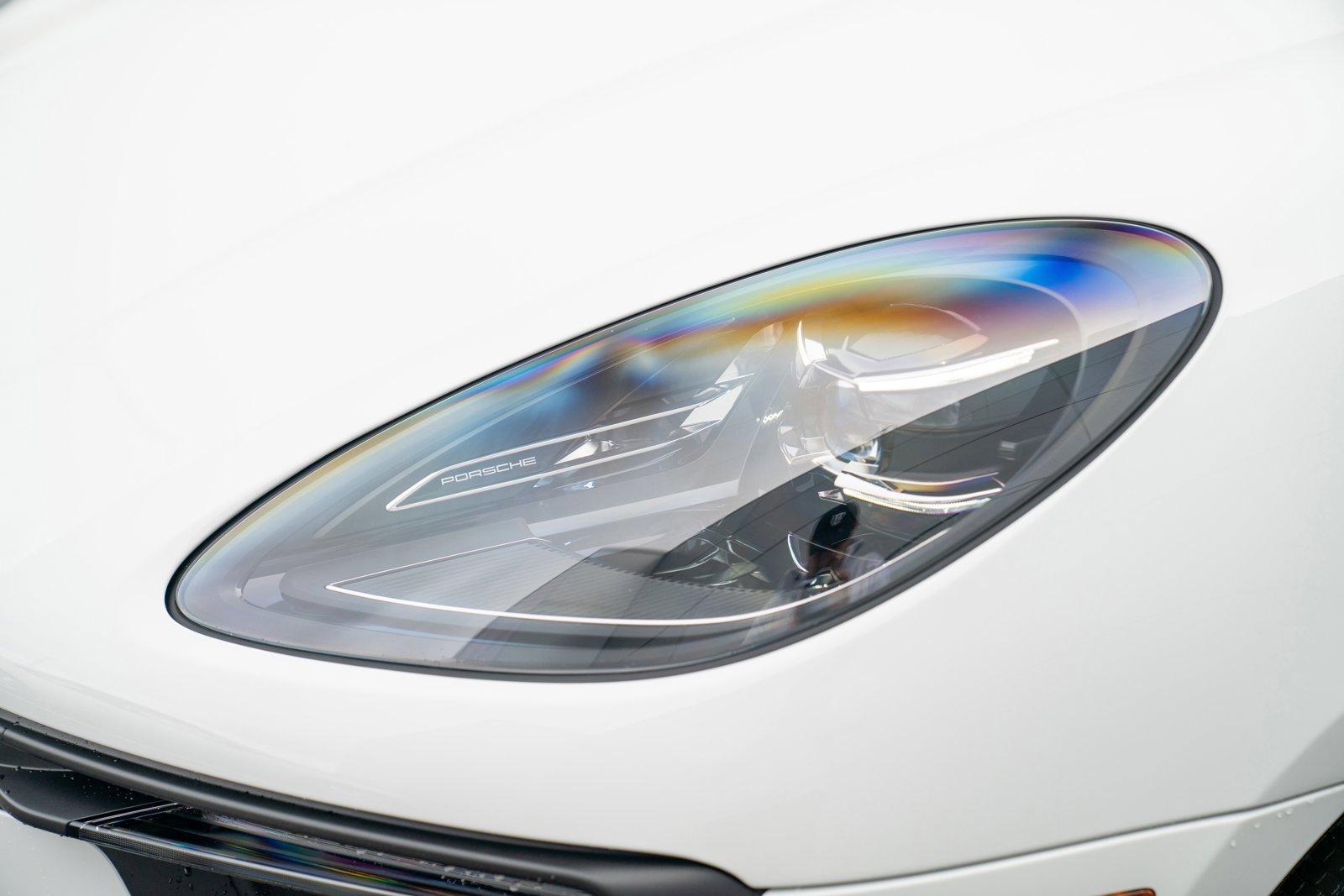 Certified 2025 Porsche Macan image 29