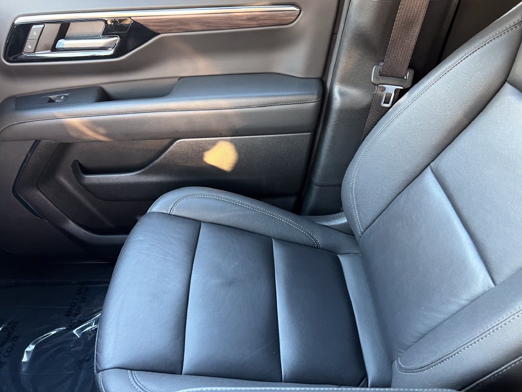 Used 2025 Chevrolet Tahoe LT AWD/4WD image 36