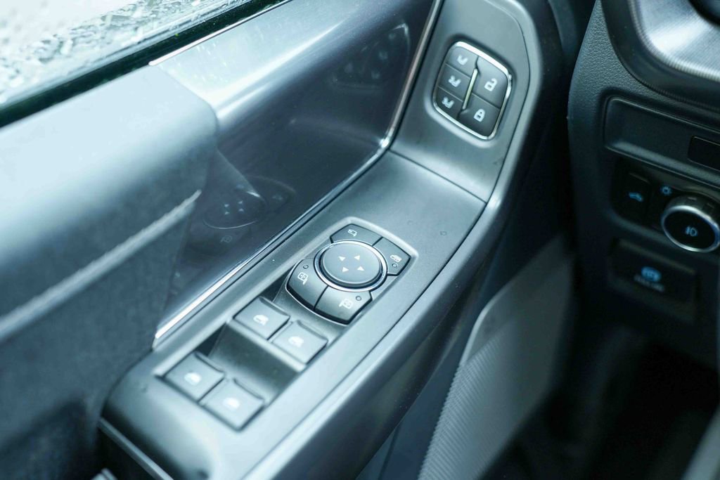Used 2026 Ford F150 Lariat AWD/4WD image 28