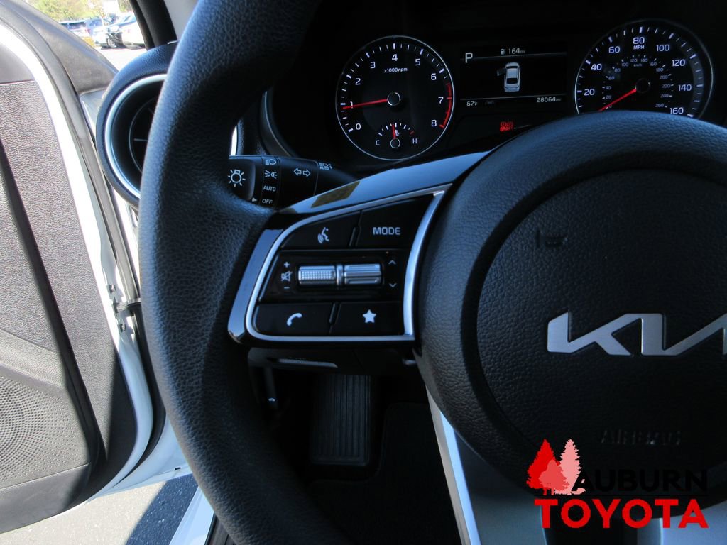 Used 2022 Kia Forte LXS w/ LXS Technology Package image 11