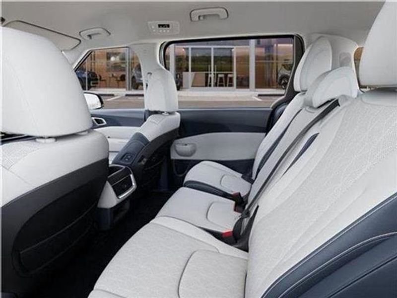 New 2026 Kia Carnival EX image 99