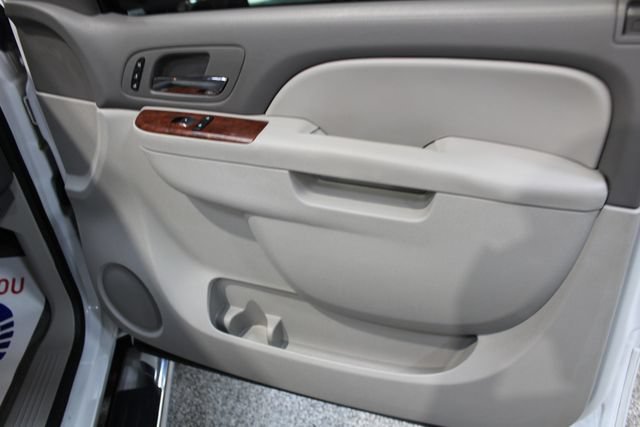 Used 2013 GMC Sierra 2500 SLT w/ SLT Convenience Package AWD/4WD image 19