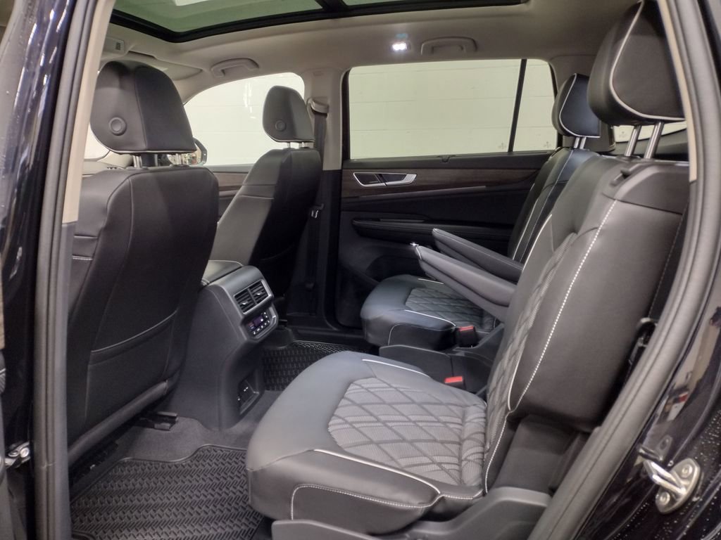 New 2026 Volkswagen Atlas SEL Premium R-Line image 32