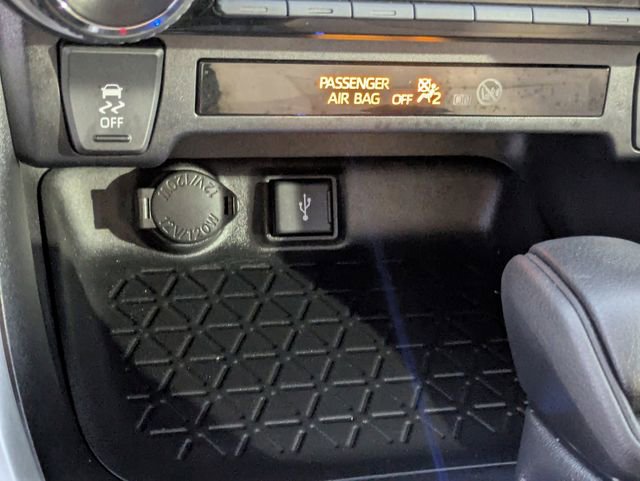 Used 2022 Toyota RAV4 XLE image 16