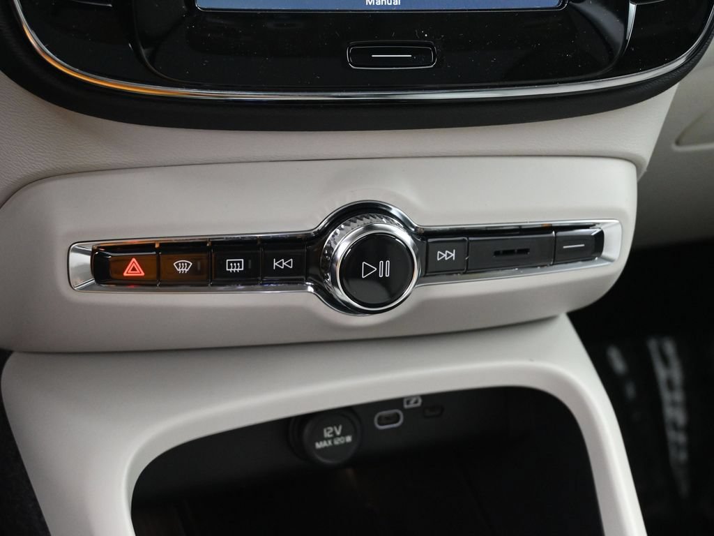 New 2026 Volvo XC40 B5 Ultra w/ Climate Package AWD/4WD image 15