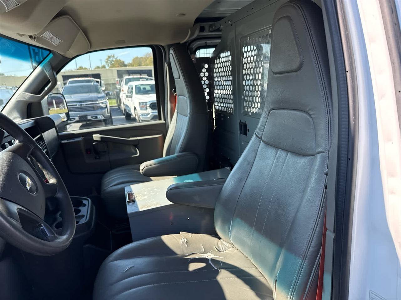 Used 2016 Chevrolet Express 2500 RWD image 13