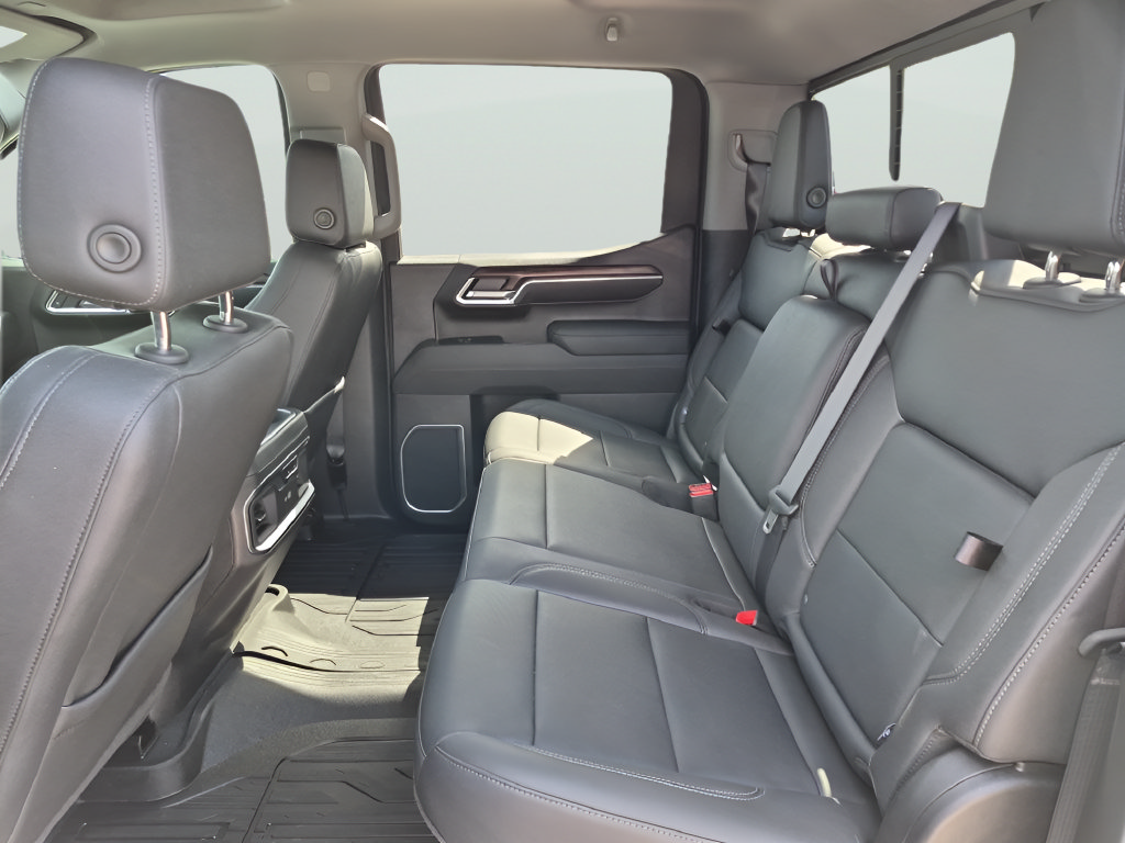 Used 2026 GMC Sierra 1500 SLT AWD/4WD image 31