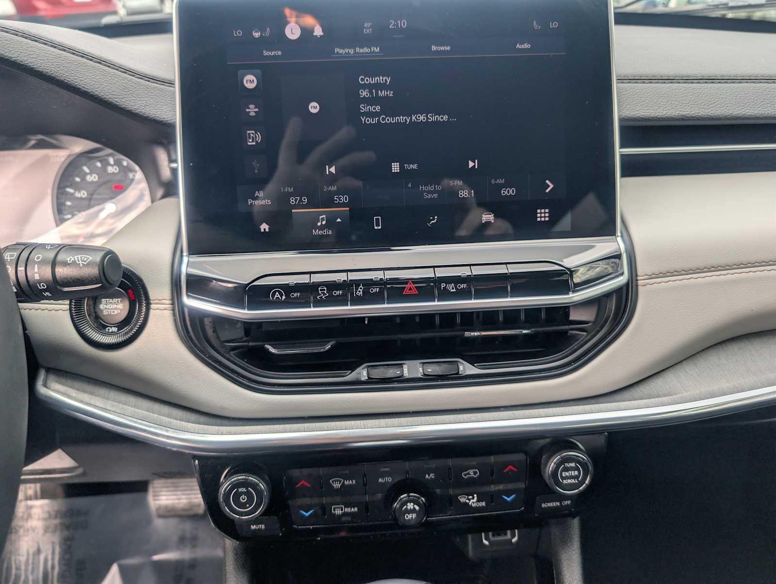 Used 2024 Jeep Compass Limited image 12