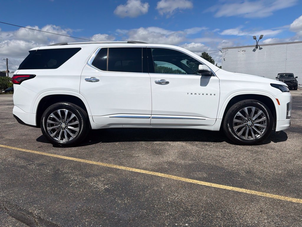 Used 2023 Chevrolet Traverse Premier AWD/4WD image 6