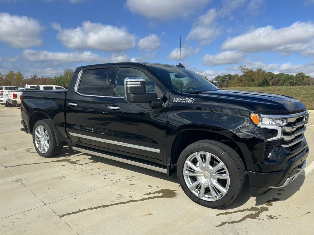 Used 2025 Chevrolet Silverado 1500 High Country w/ High Country Premium Package image 13