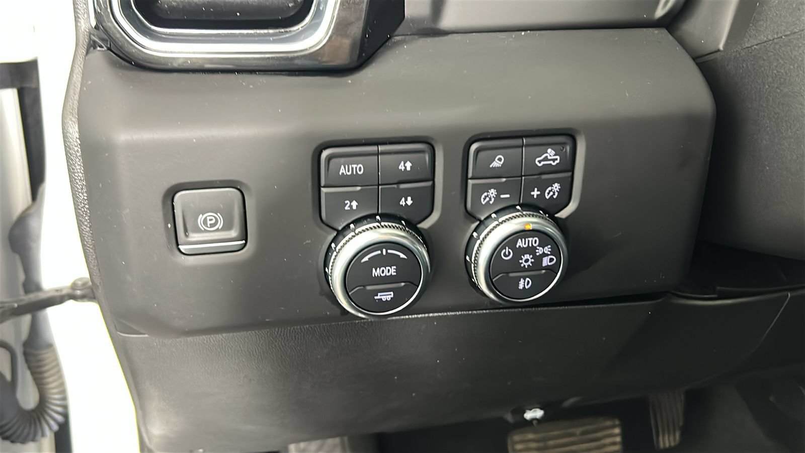 Used 2022 GMC Sierra 1500 Denali AWD/4WD image 23