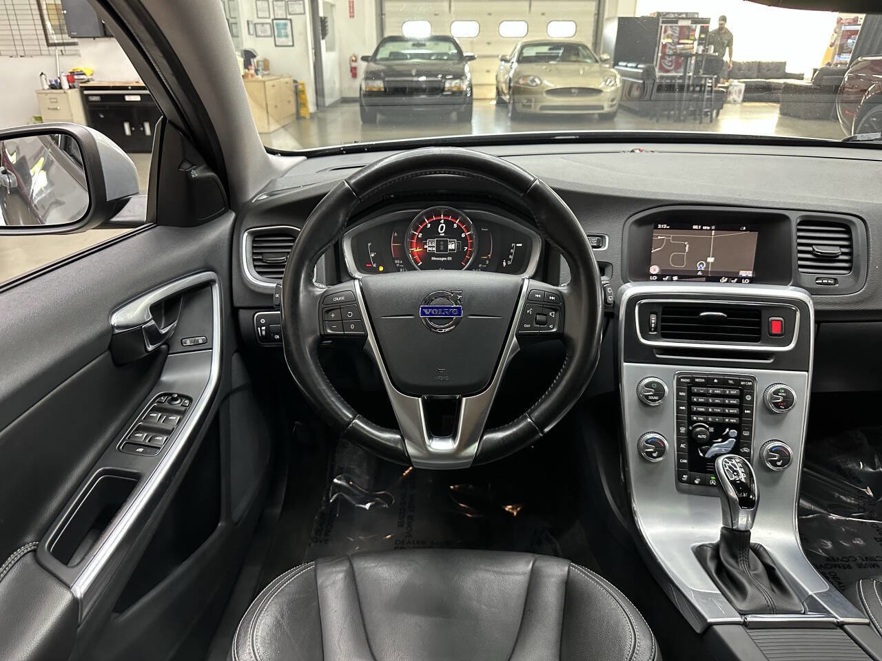 Used 2018 Volvo V60 T5 Dynamic w/ Vision Package image 19