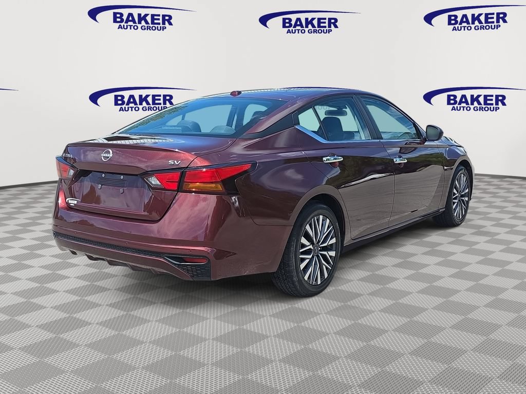 Used 2024 Nissan Altima 2.5 SV FWD image 3