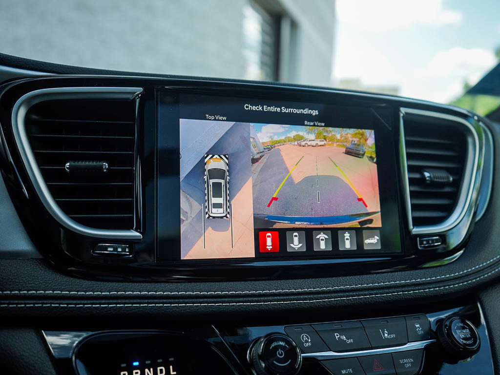 New 2026 Chrysler Pacifica Limited image 26