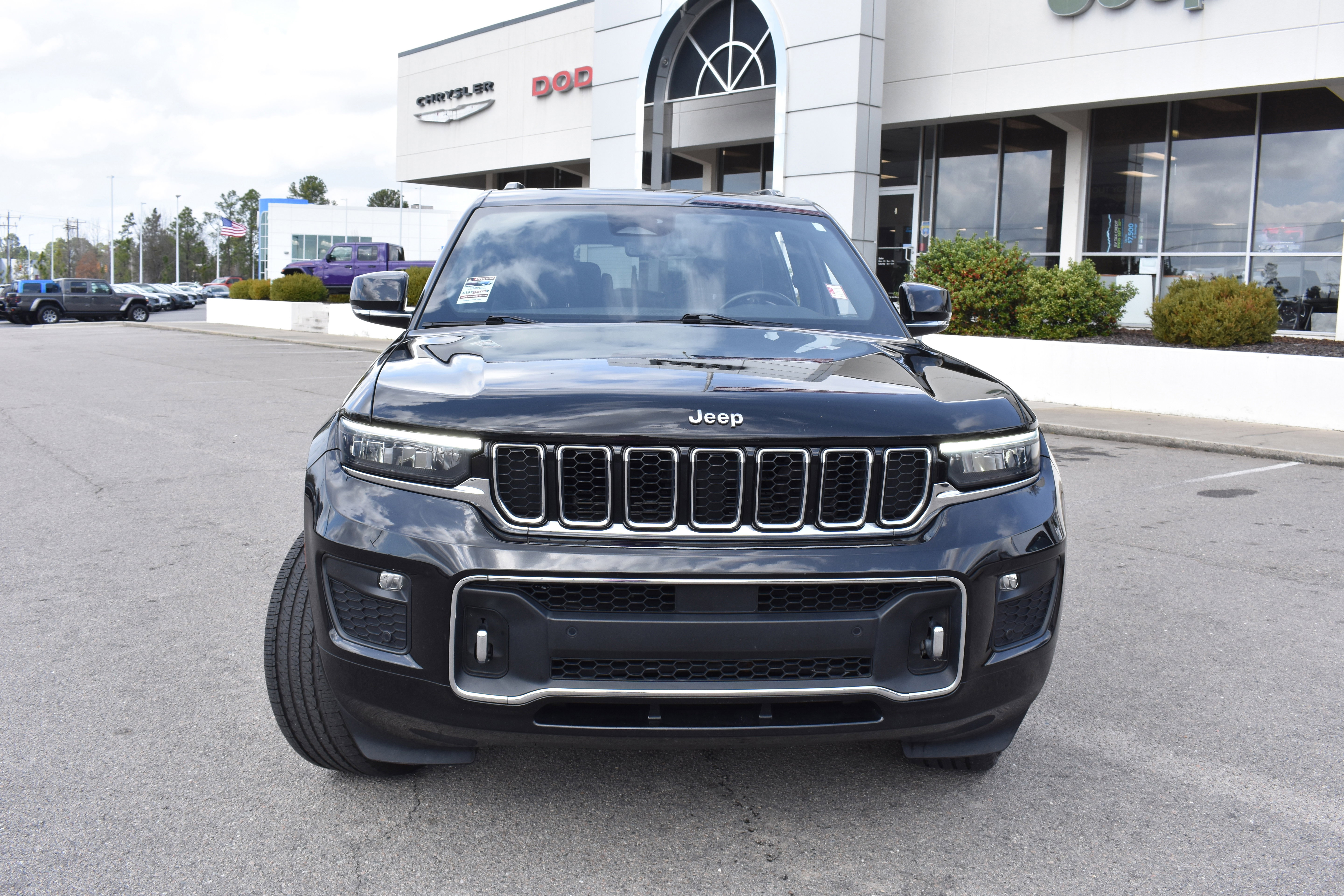 Used 2021 Jeep Grand Cherokee L Overland w/ Luxury Tech Group IV image 4