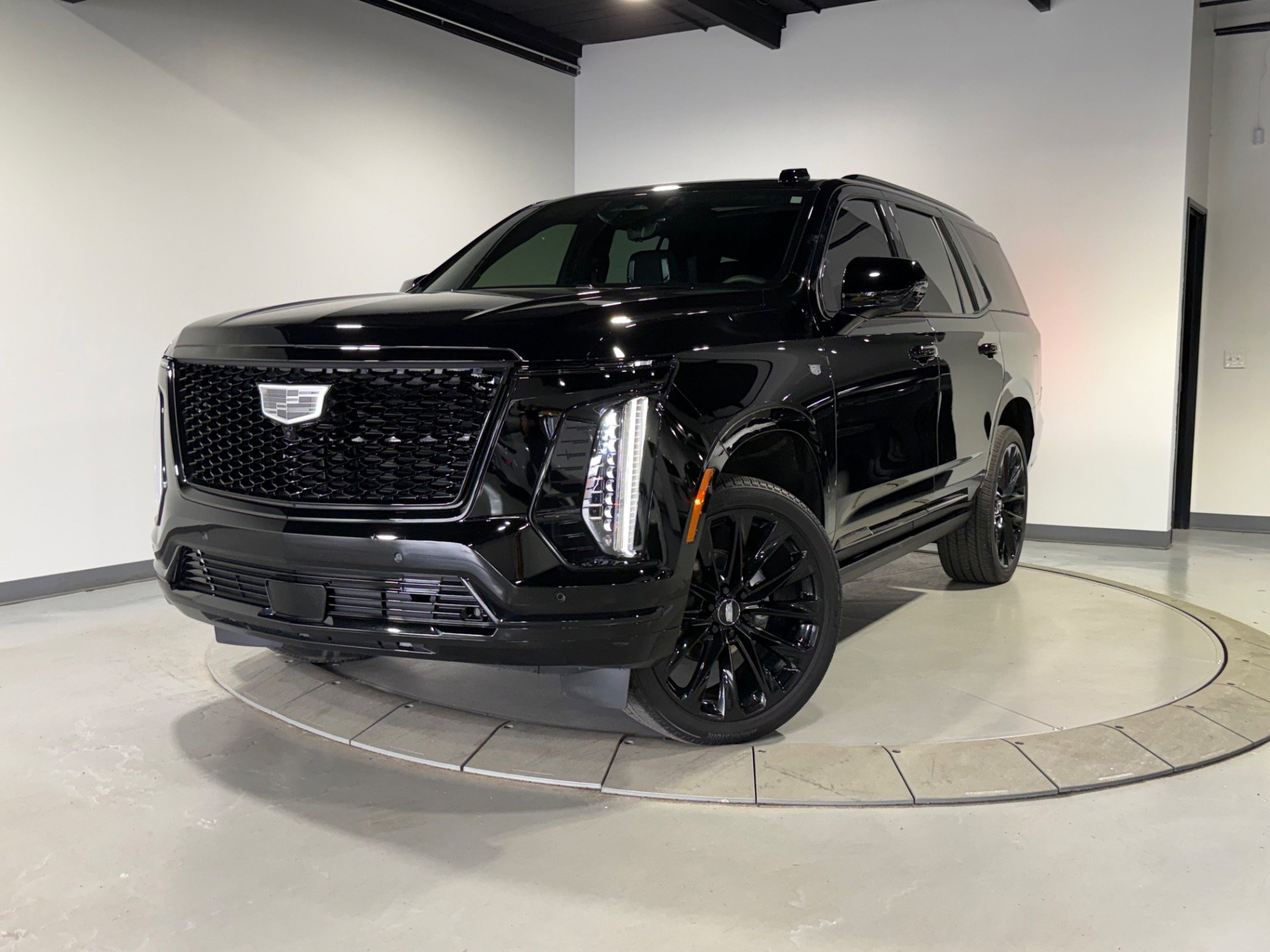 Used 2025 Cadillac Escalade Sport Platinum w/ LPO, ONYX Package image 2