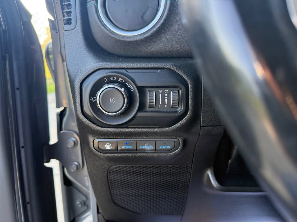 Used 2022 Jeep Wrangler Unlimited Rubicon 4xe w/ Steel Bumper Group AWD/4WD image 40