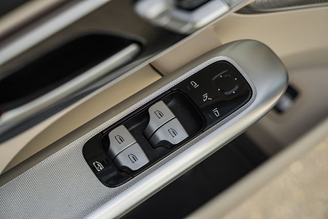 Used 2023 Mercedes-Benz GLC 300 4MATIC image 36