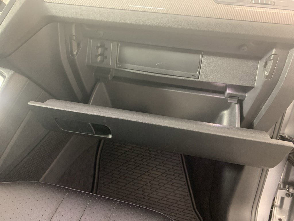 Used 2024 Volkswagen Tiguan SE R-Line image 46