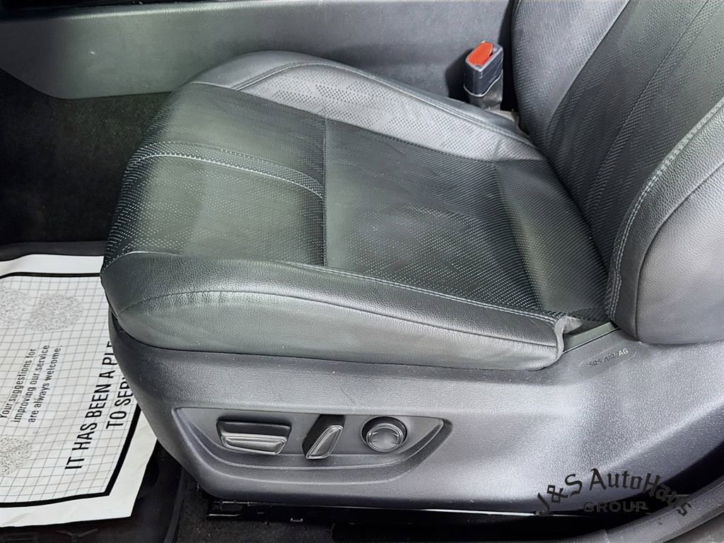 Used 2025 Toyota Camry XSE image 24