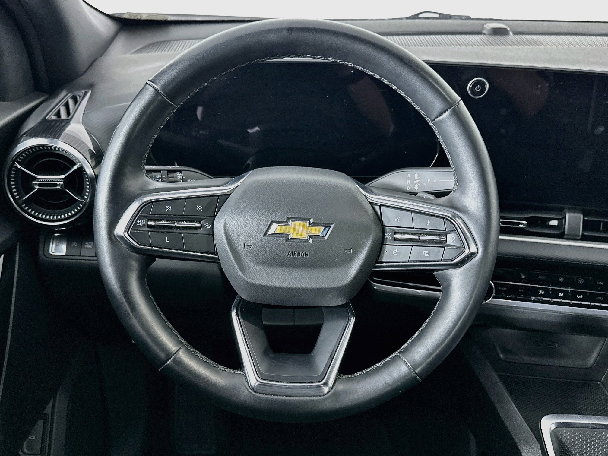 Used 2025 Chevrolet Equinox LT w/ Convenience Package II FWD image 18