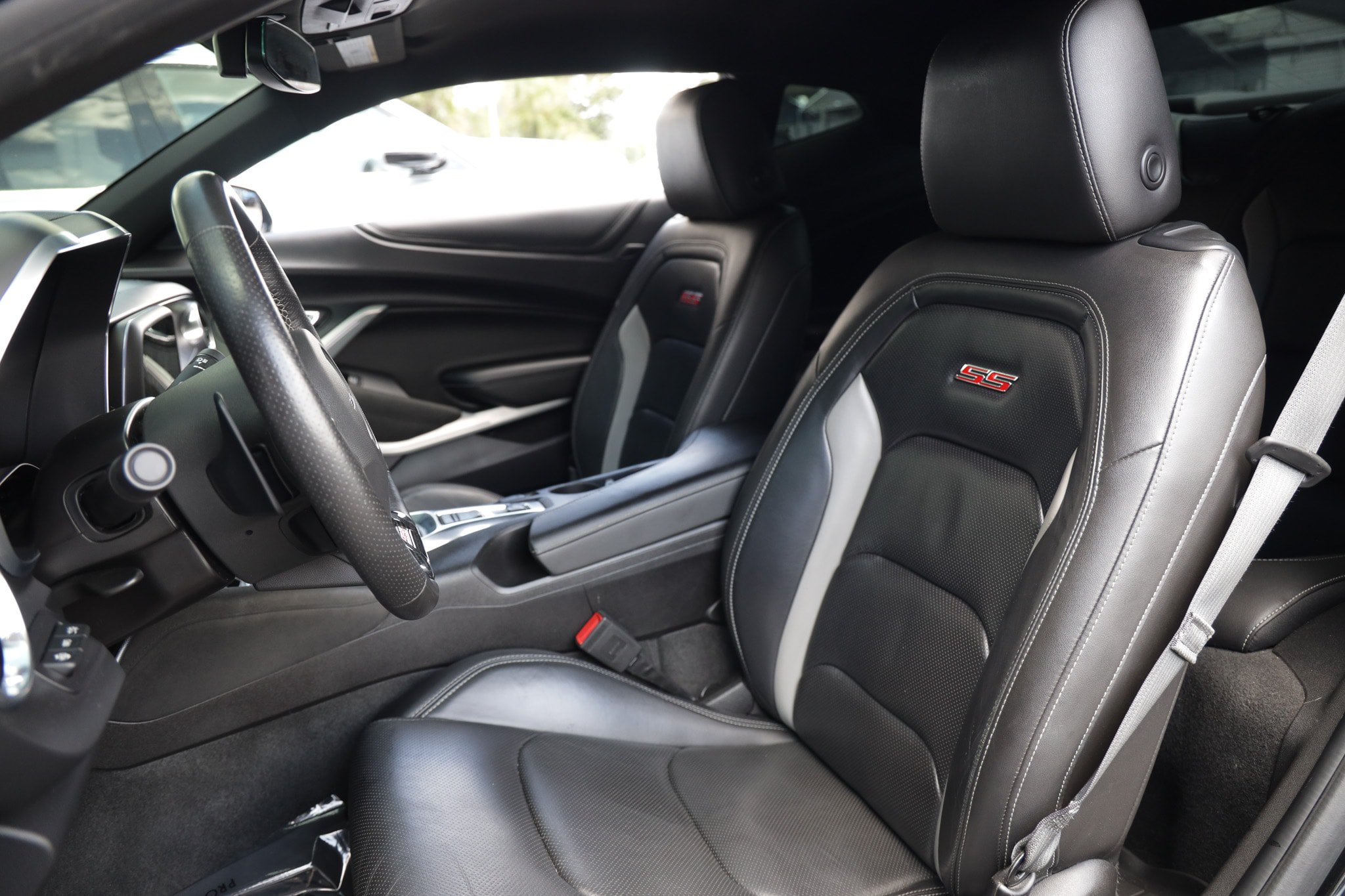 Used 2016 Chevrolet Camaro SS RWD image 10
