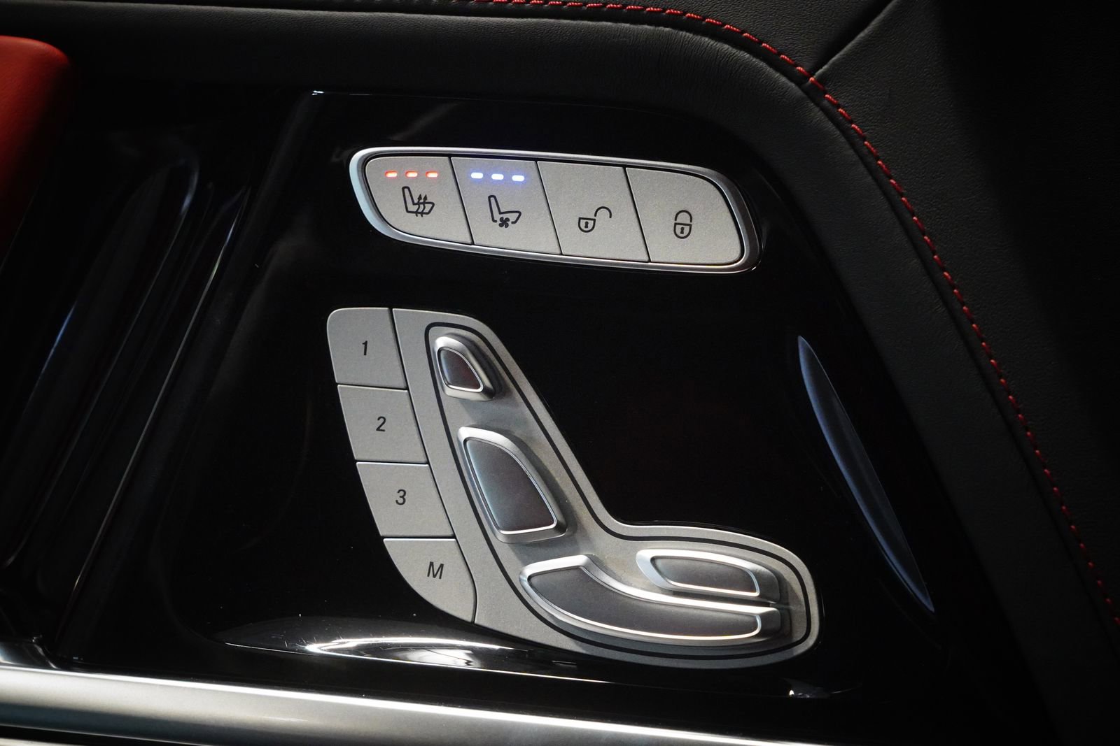 Used 2025 Mercedes-Benz G 63 AMG 4MATIC image 30