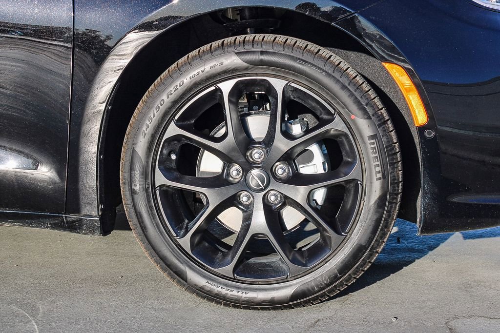 New 2026 Chrysler Pacifica Select w/ S Appearance Package FWD image 11
