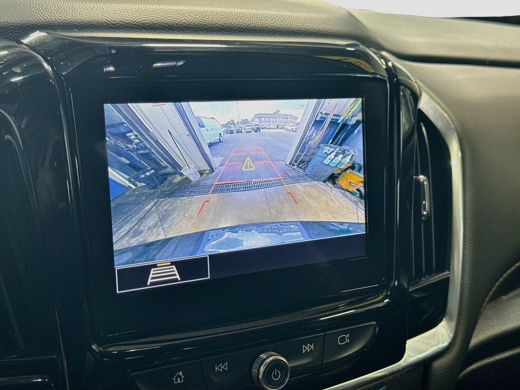 Used 2021 Chevrolet Traverse LT AWD/4WD image 13