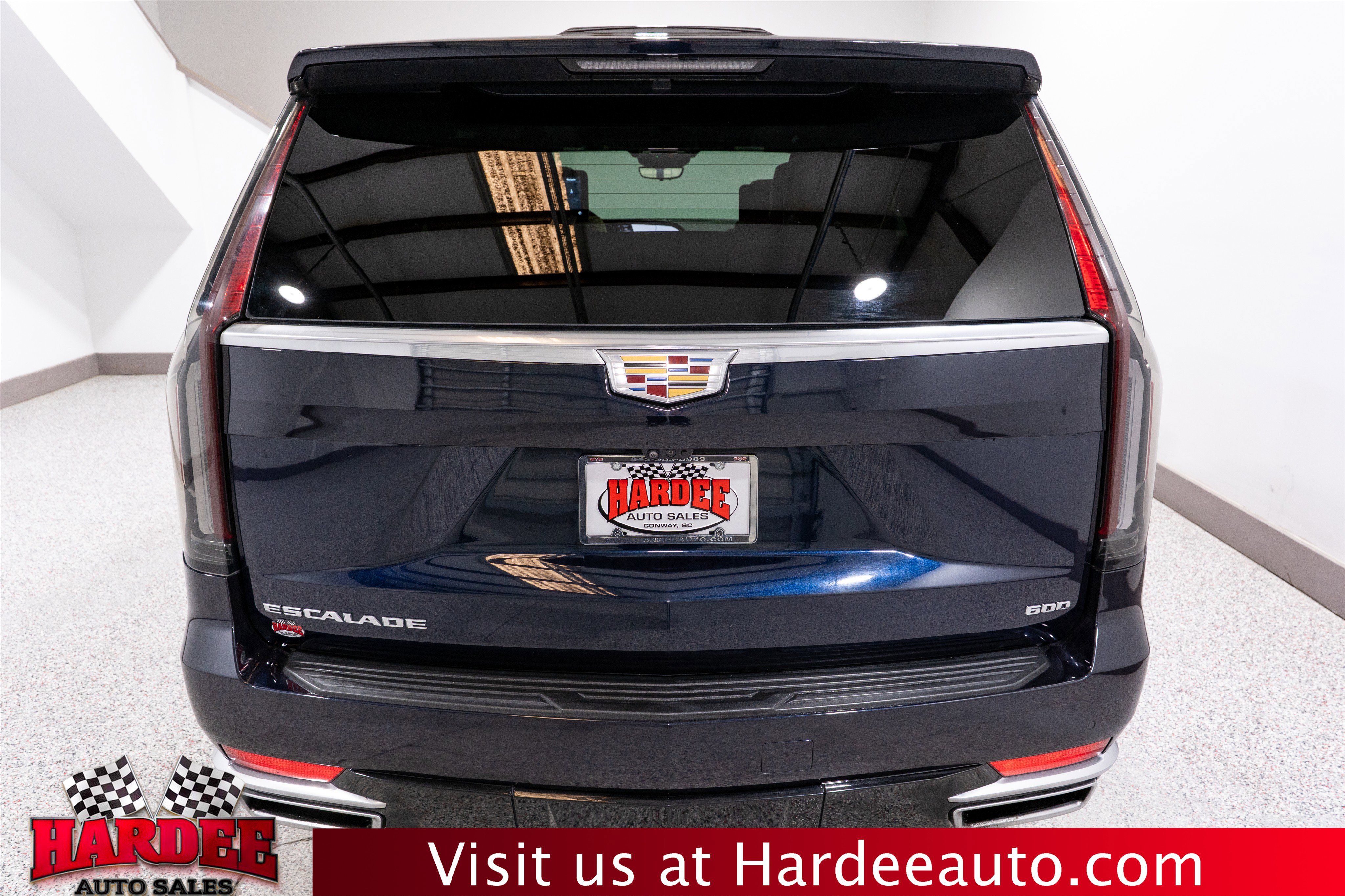 Used 2021 Cadillac Escalade Premium Luxury w/ Driver Assist Tech Package image 4