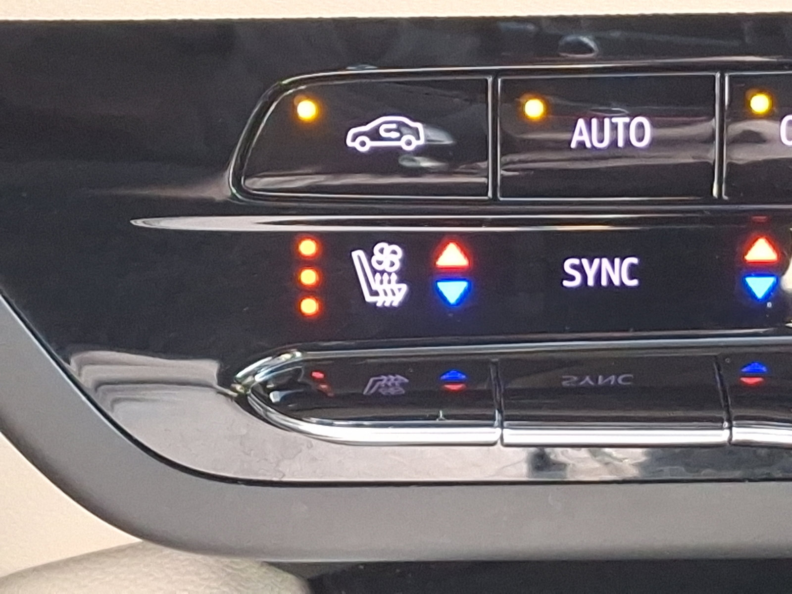 Used 2022 Buick Envision Avenir w/ Technology Package II image 26