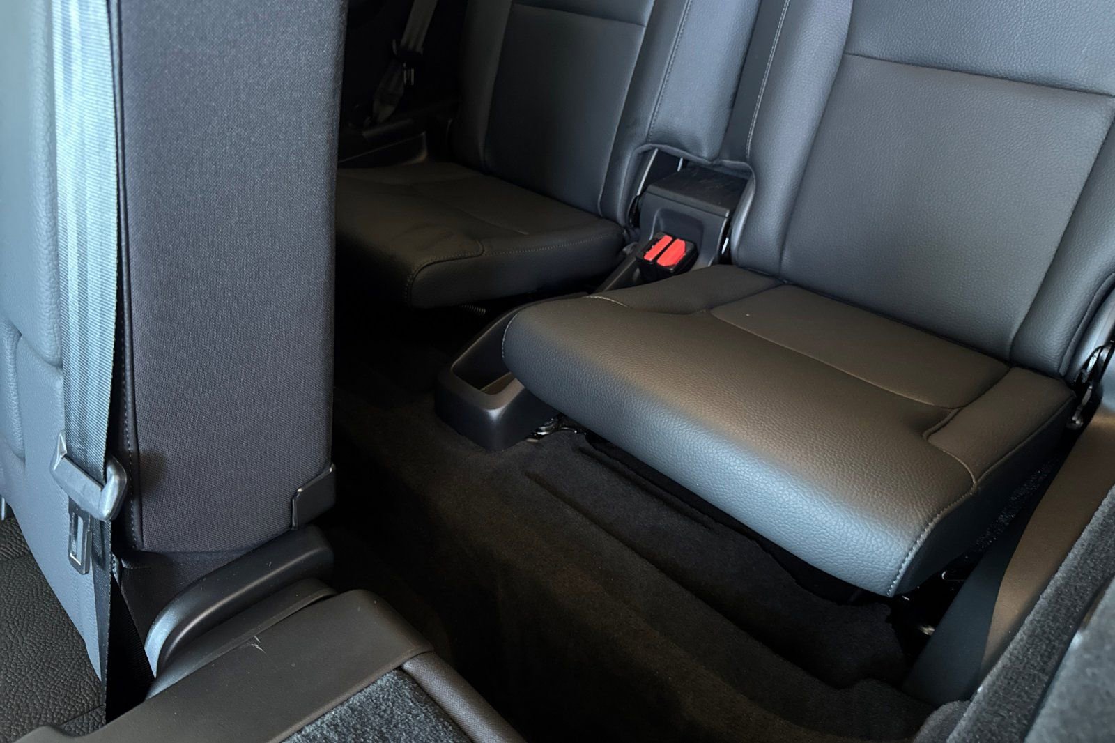 Used 2025 Volvo XC90 B6 Plus image 17