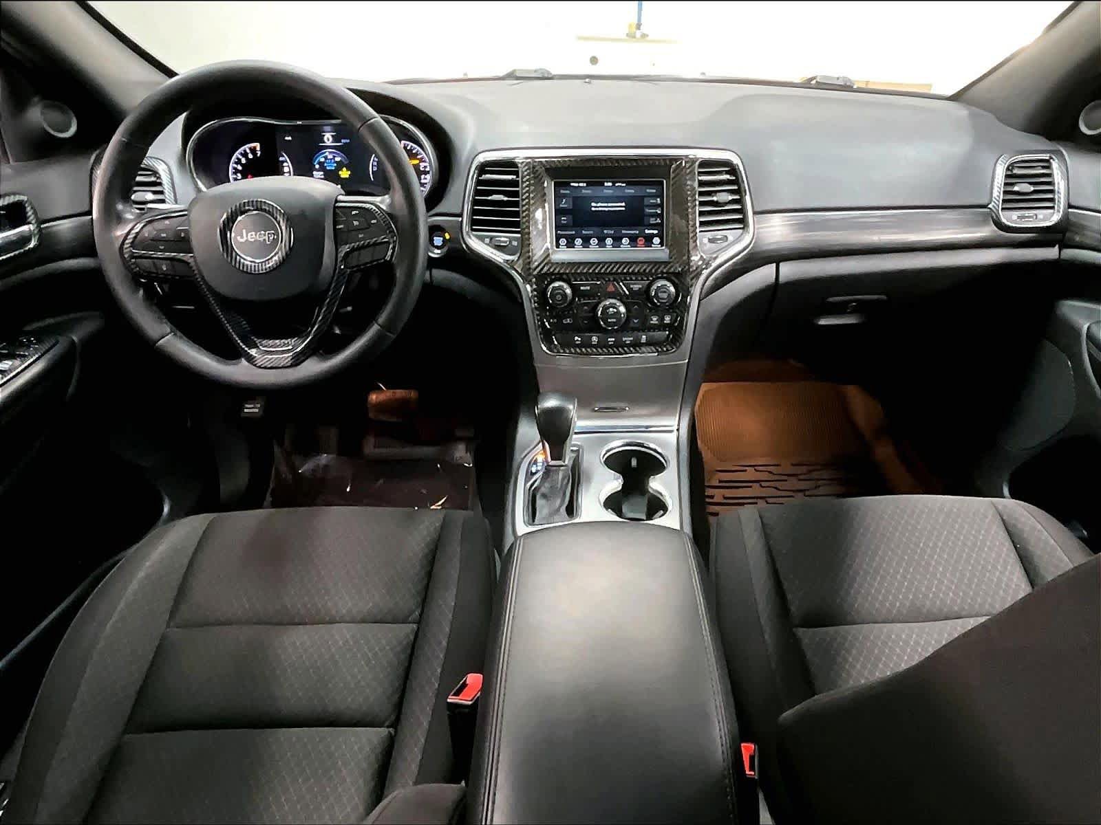 Used 2021 Jeep Grand Cherokee Laredo AWD/4WD image 17