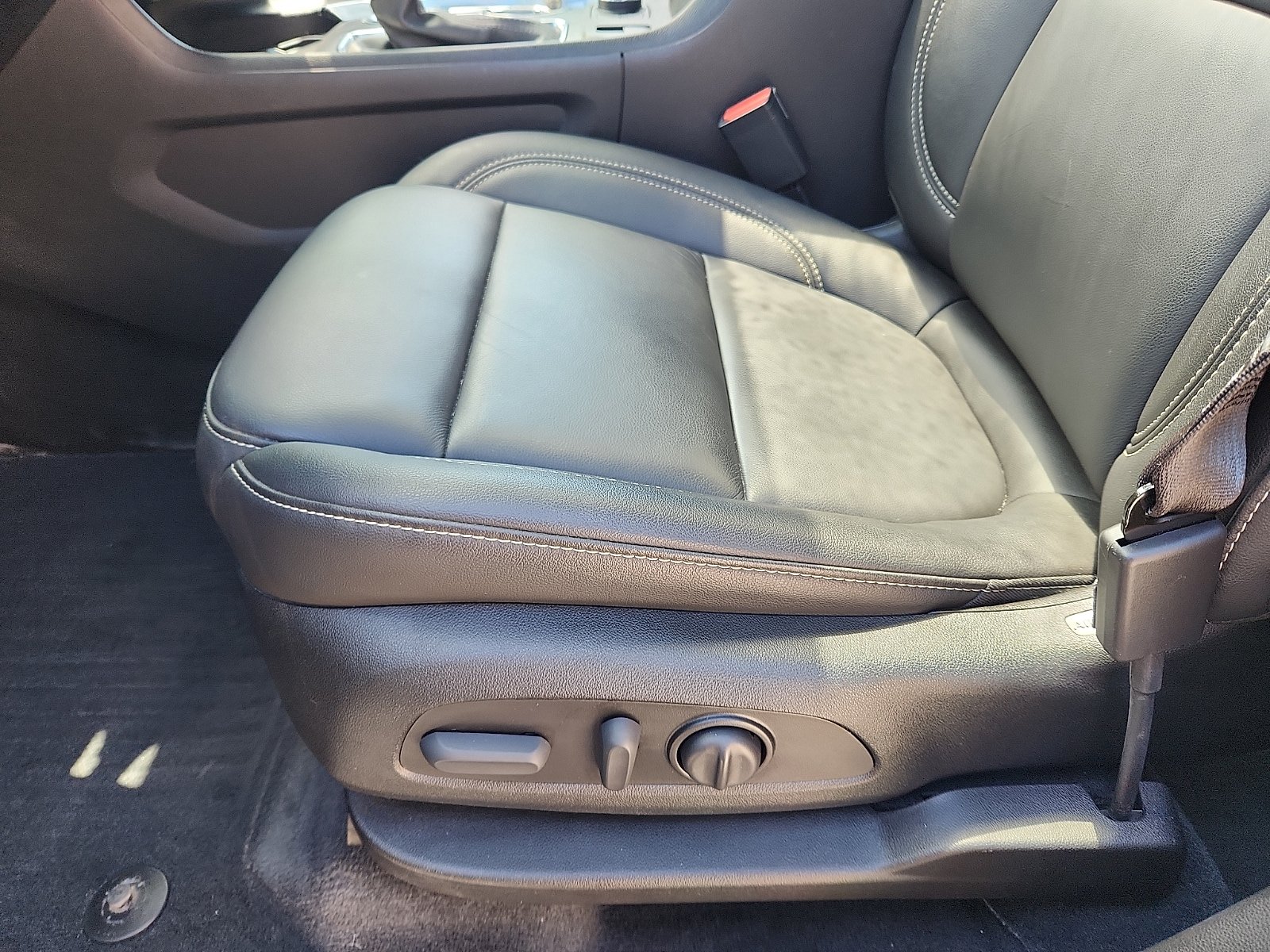 Used 2023 Chevrolet Traverse LT w/ LT Premium Package AWD/4WD image 24